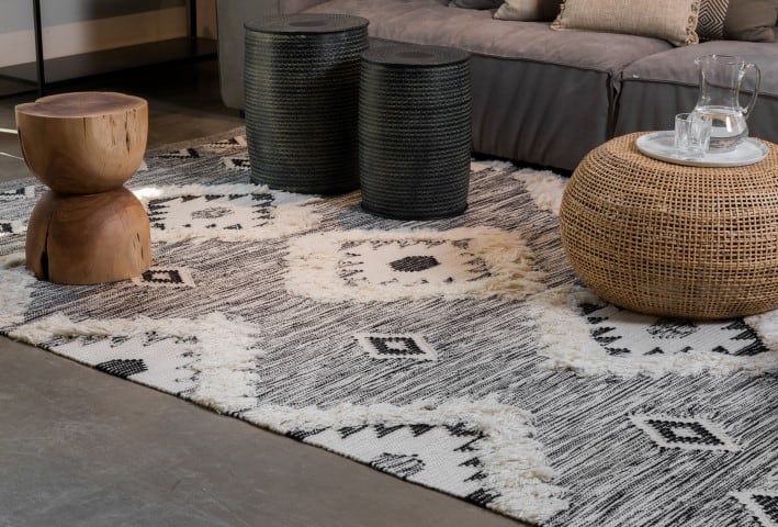 שטיח צמר מעוינים