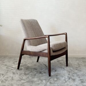 כורסא אודטה ארוג