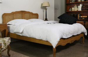 מיטת פרובנס גב קש וינאי