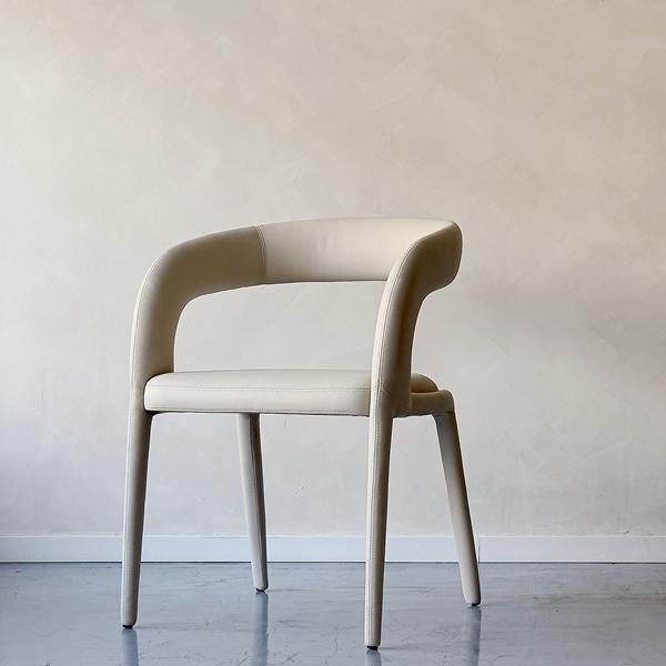 כסא אוכל מרופד מונרו