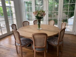 שולחן אוכל עגול רגל מתכת