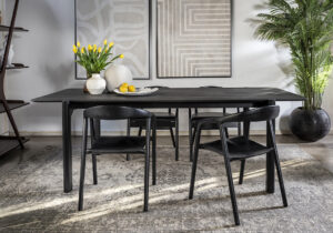 שולחן אוכל עץ נורדי שחור